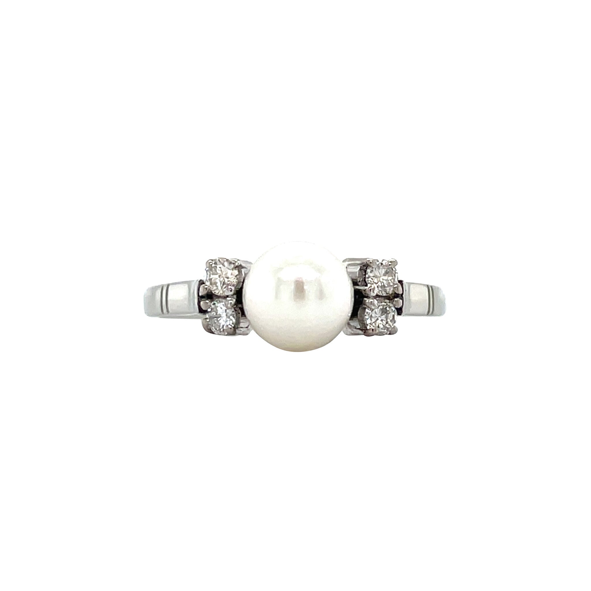 White gold ring with pearl and diamond 14 kt