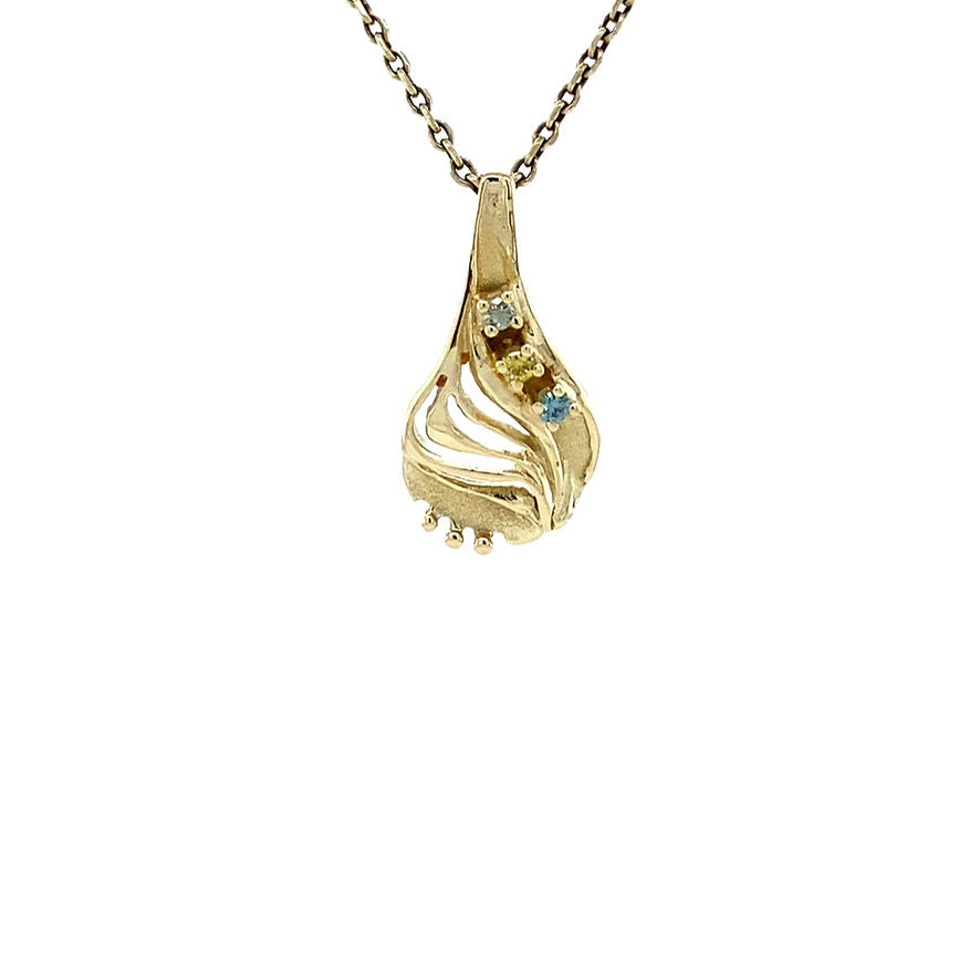 Gold pendant with (colored) diamond 14 karat