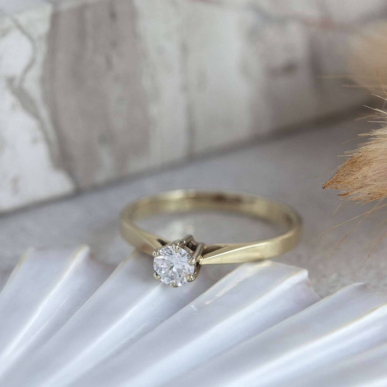 Golden solitaire ring with diamond 14 kt* new