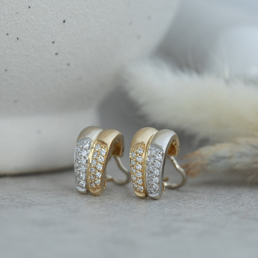 Gold ear jewelry with diamond 18 karat