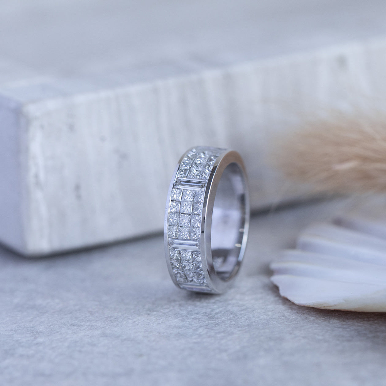 Witgouden ring met diamant 14 karaat