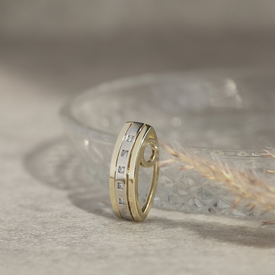 Gold pendant with diamond 14 kt