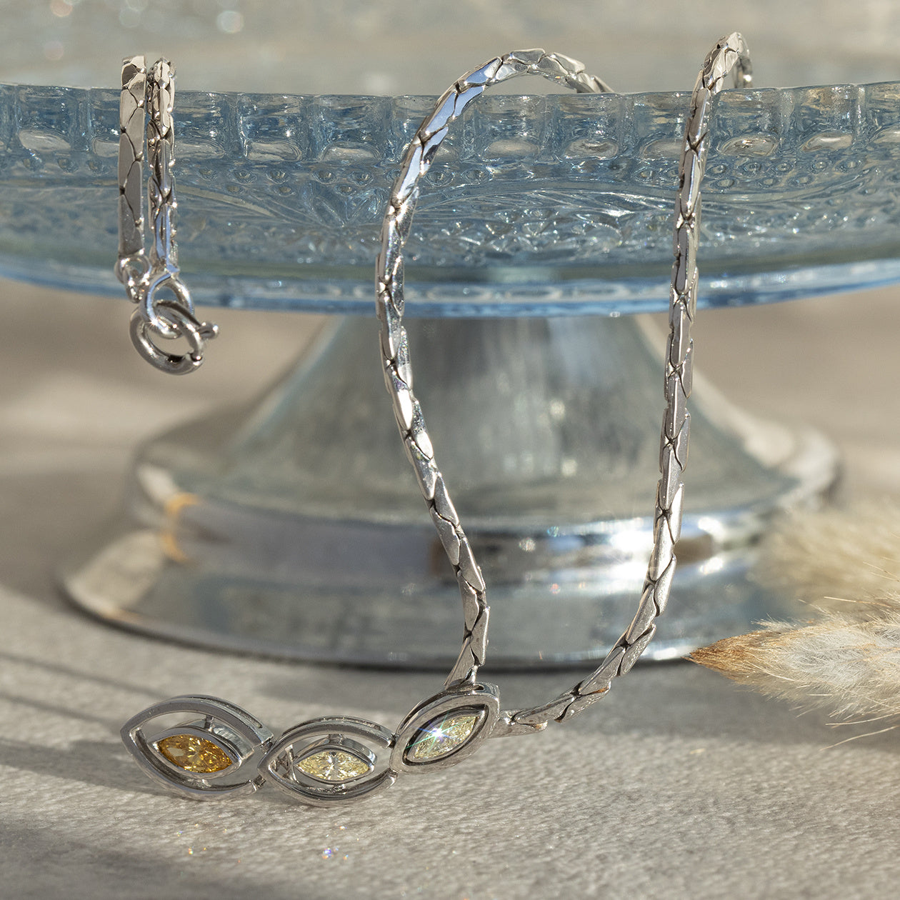 White gold choker with diamond 46 cm 14 kt