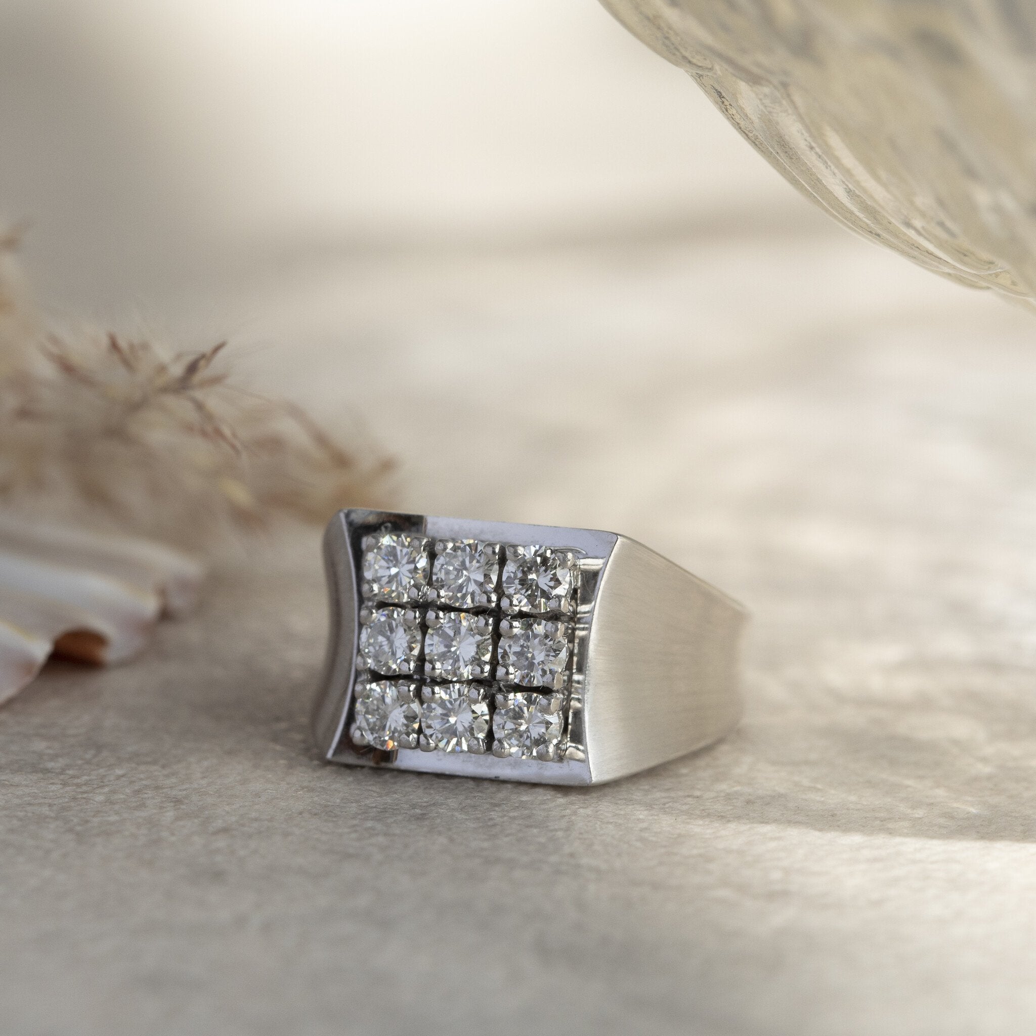 White gold ring with diamond 18 kt