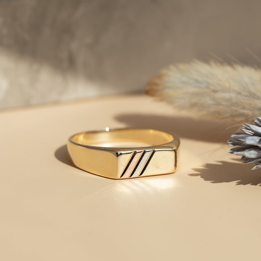 Tricolour gold signet ring 14 karat