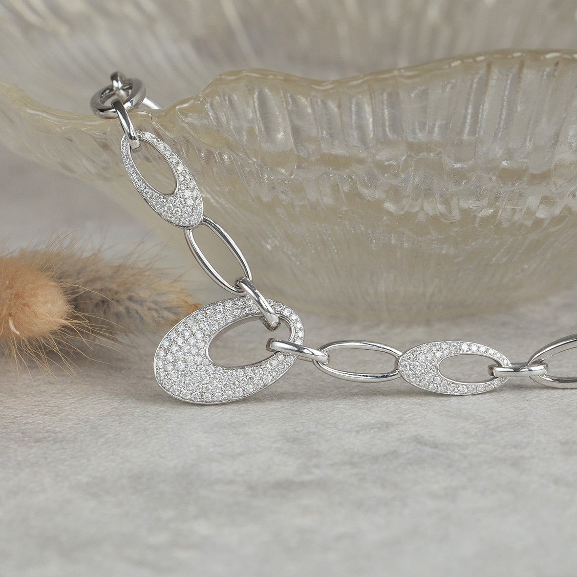 White gold choker with diamond 47 cm 14 karat* new