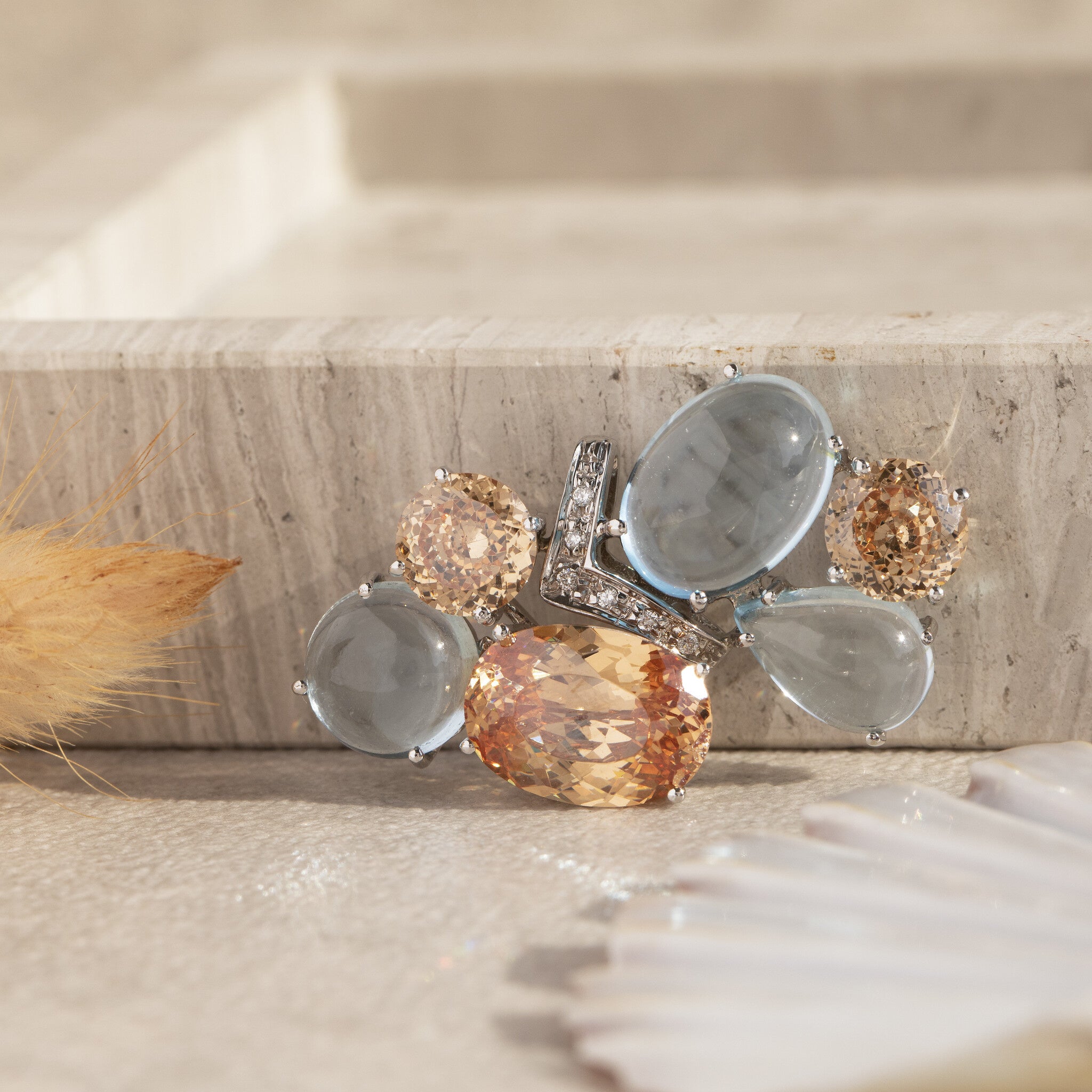 White gold pendant with diamond and colored glass 18 kt