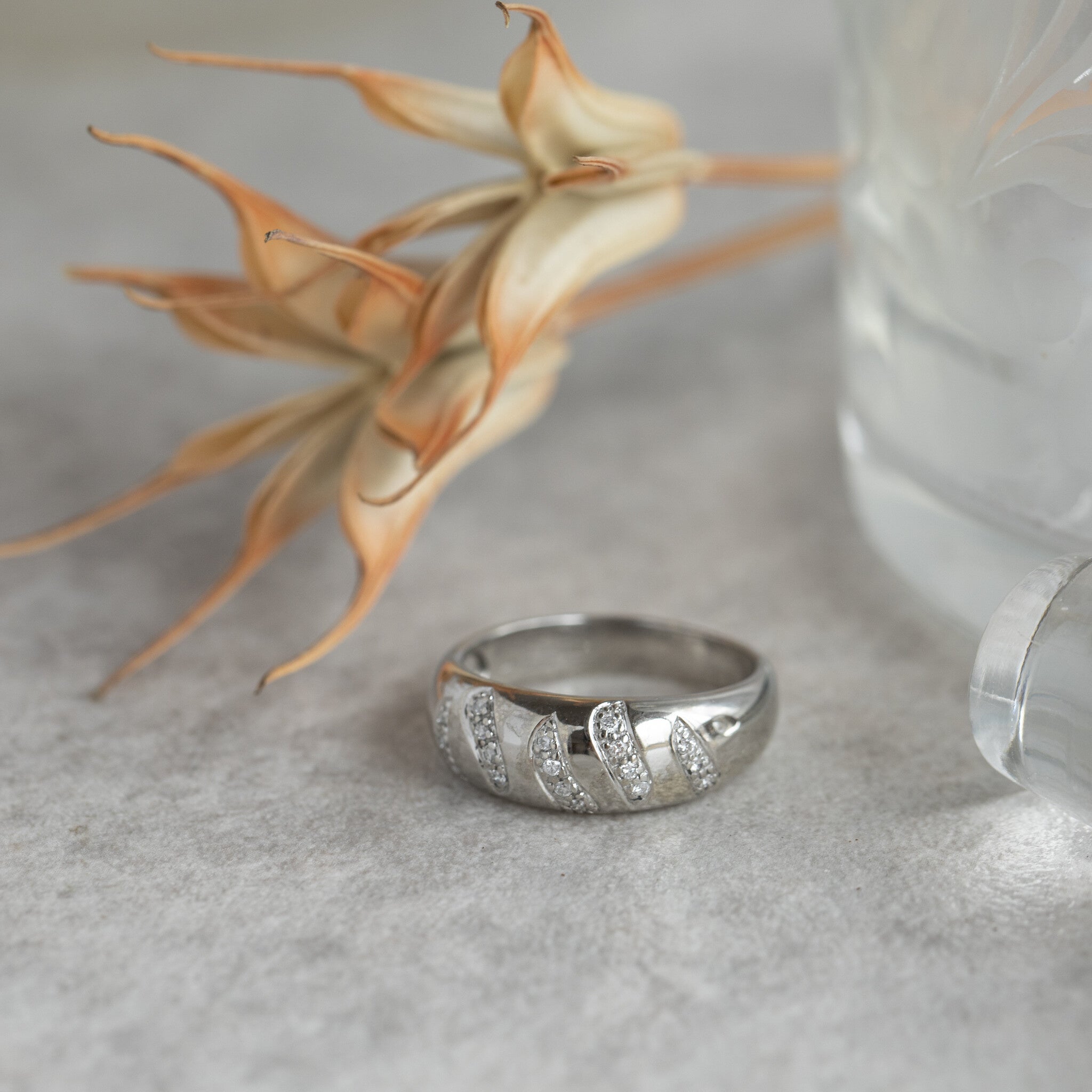 White gold ring with diamond 14 kt