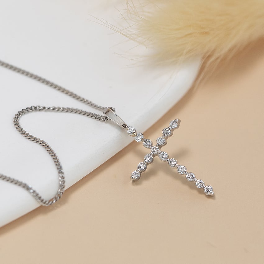 White gold necklace with cross pendant 40.5 cm 14 karat