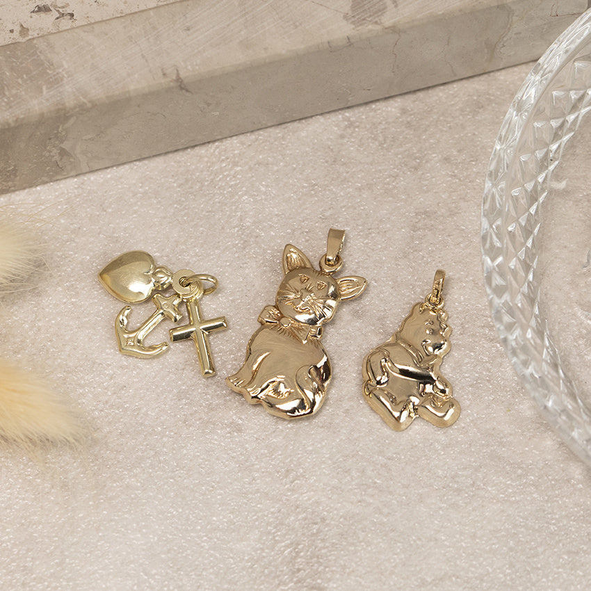 Gouden kattenhanger 14 karaat