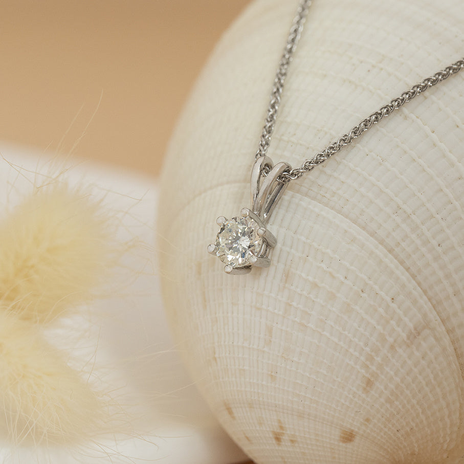 White gold necklace with diamond pendant 45 cm 14 karat