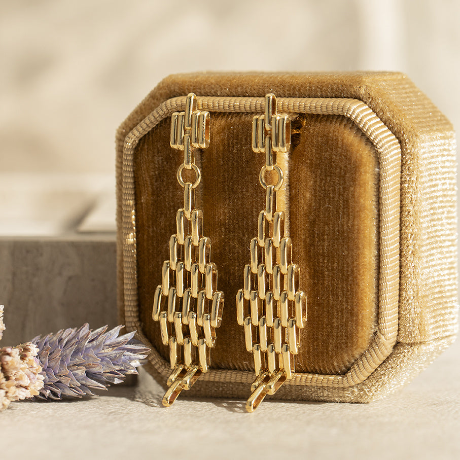 Gold stud earrings 18 karat