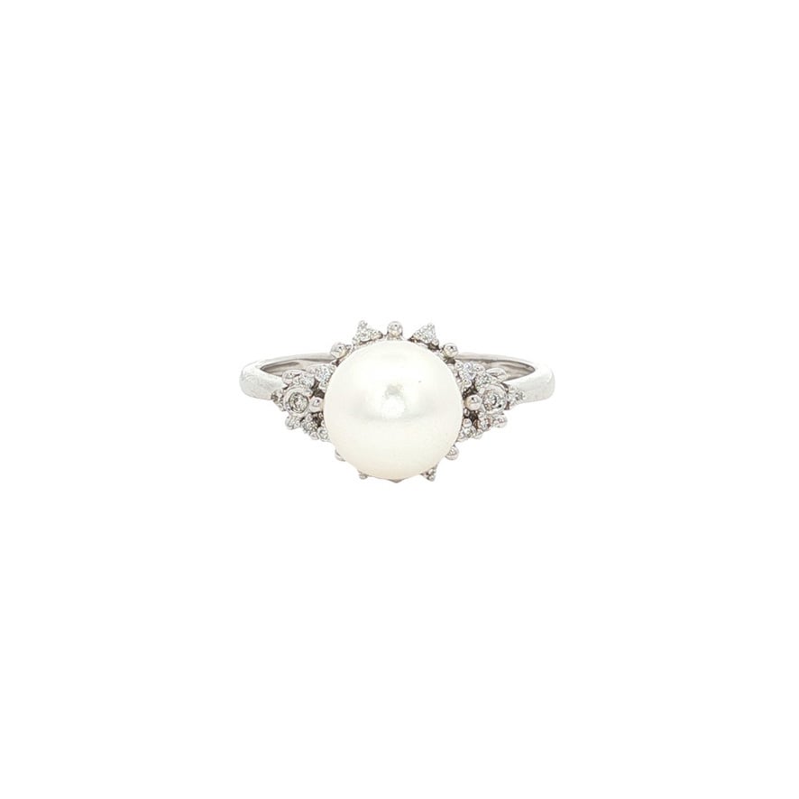 White gold ring with pearl and diamond 14 karat
