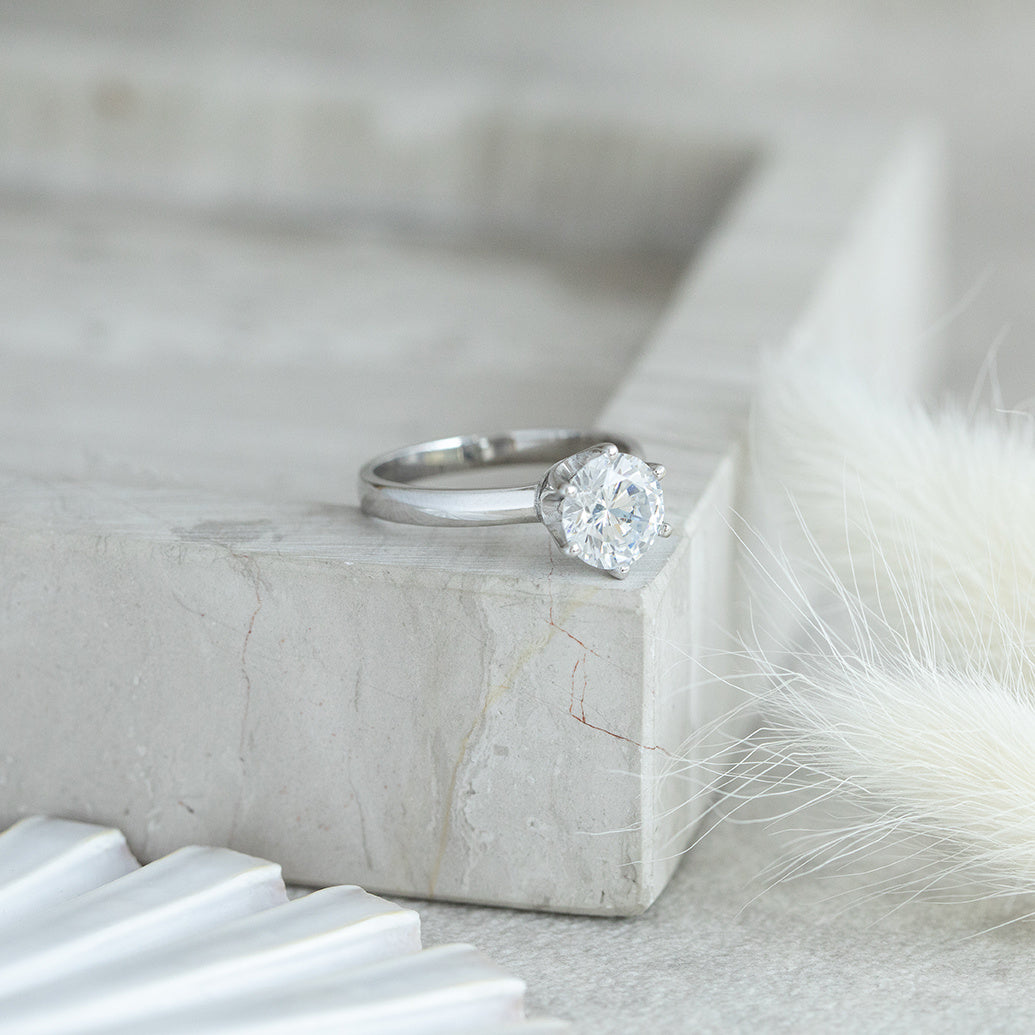 White gold solitaire ring with zirconia 14 karat