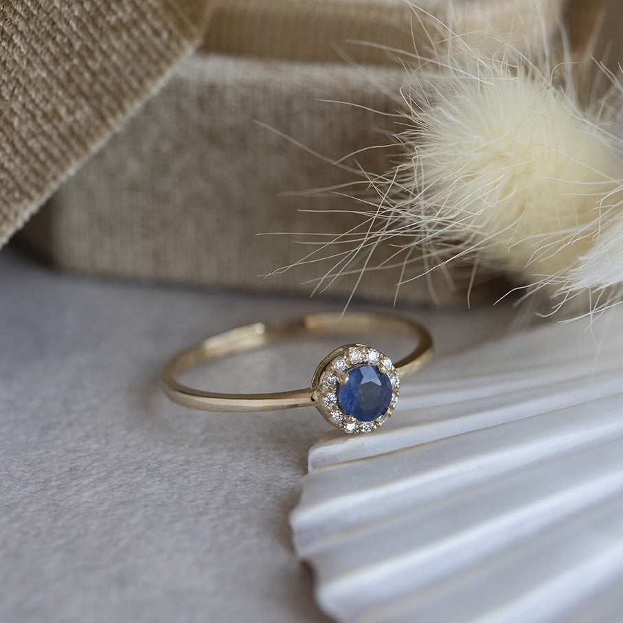 Gold entourage ring with sapphire and diamond 14 karat* new