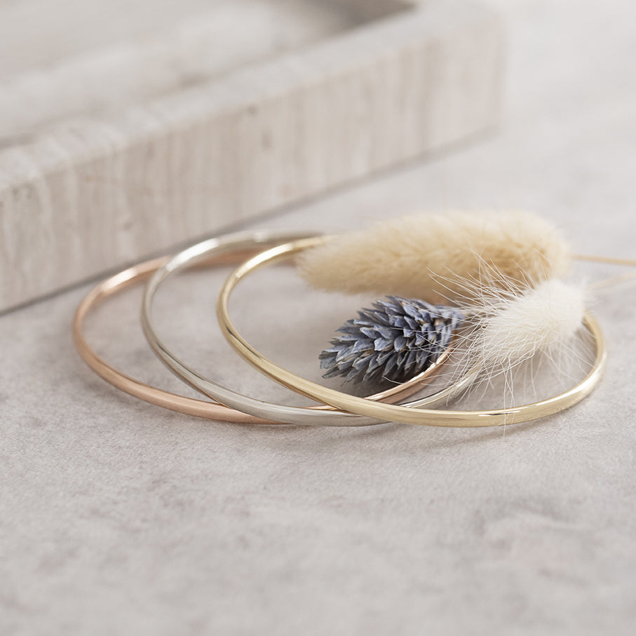 White gold smooth bangle 14 karat