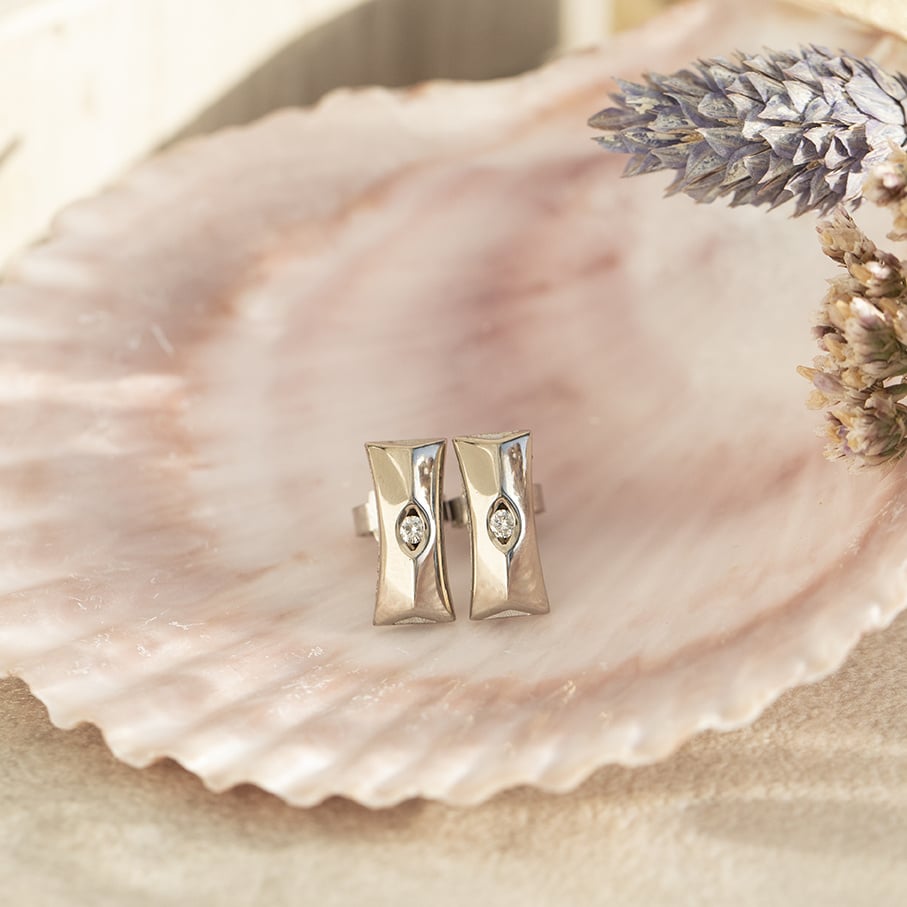 White gold ear studs diamond 14 karat