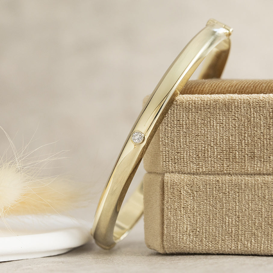 Gold bangle with diamond 14 karat
