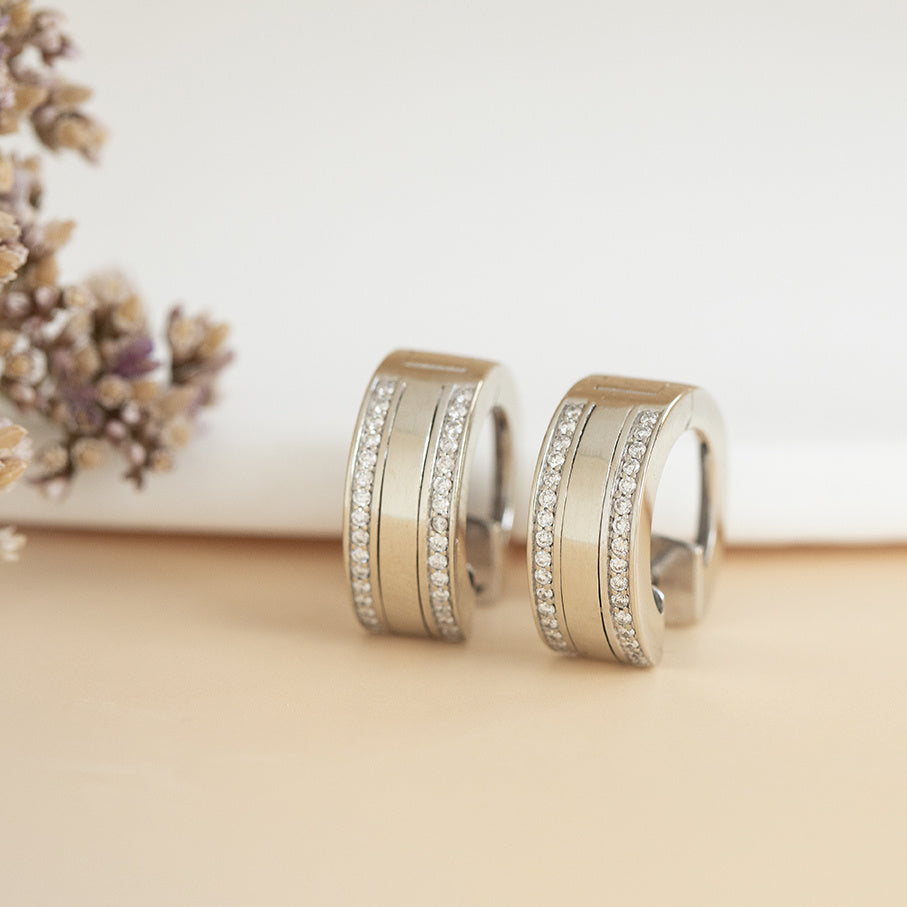 White gold hinged hoop earrings with diamond 14 kt