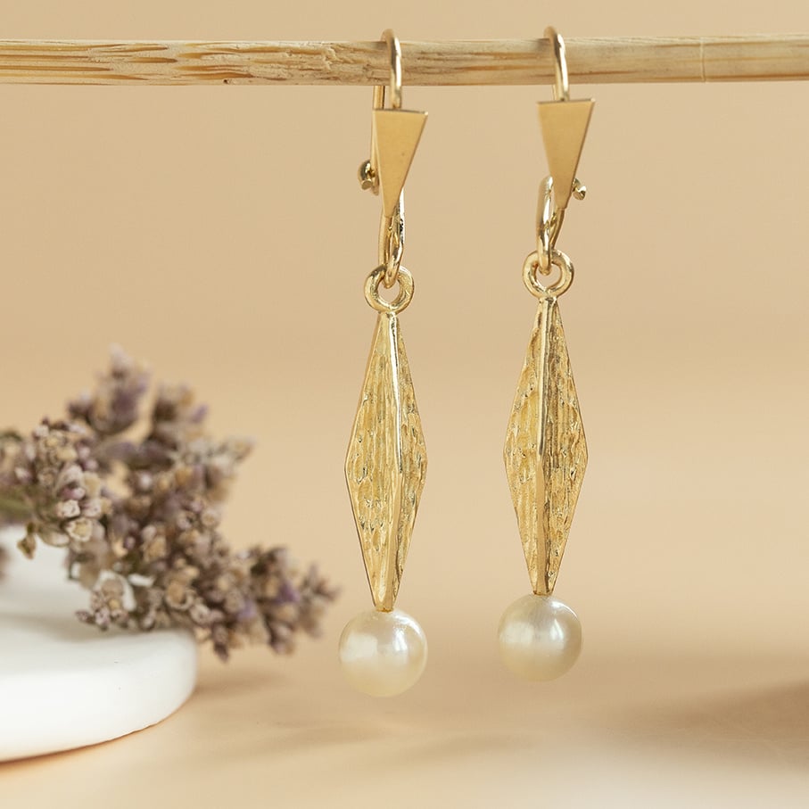Golden earrings with pearl 14 karat