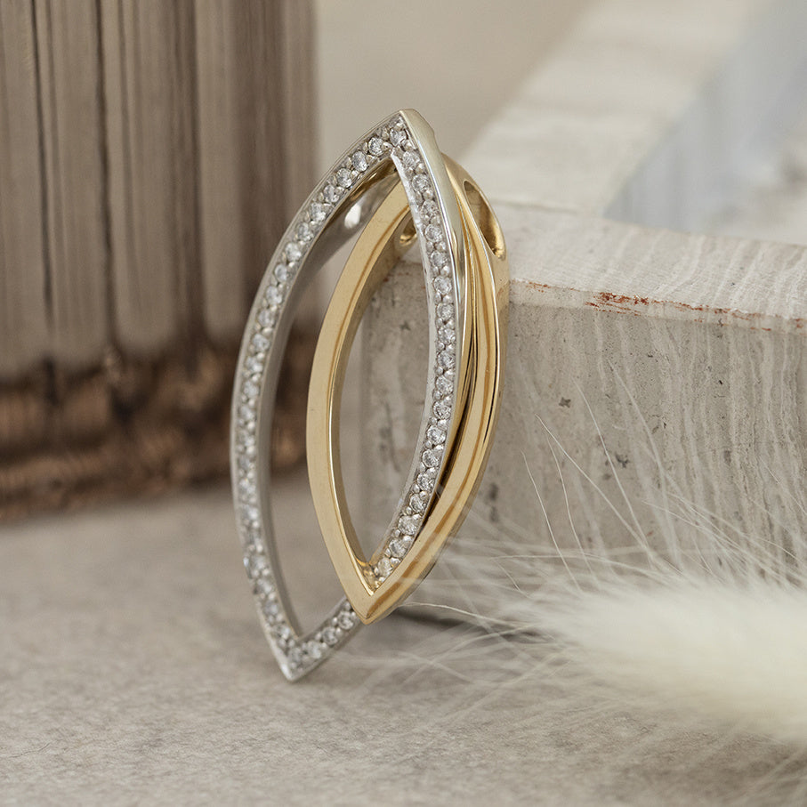 Gold pendant with diamond 18 karat