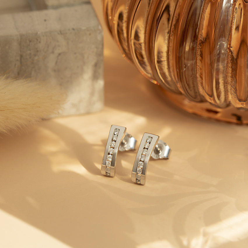 White gold stud earrings with diamond 14 kt