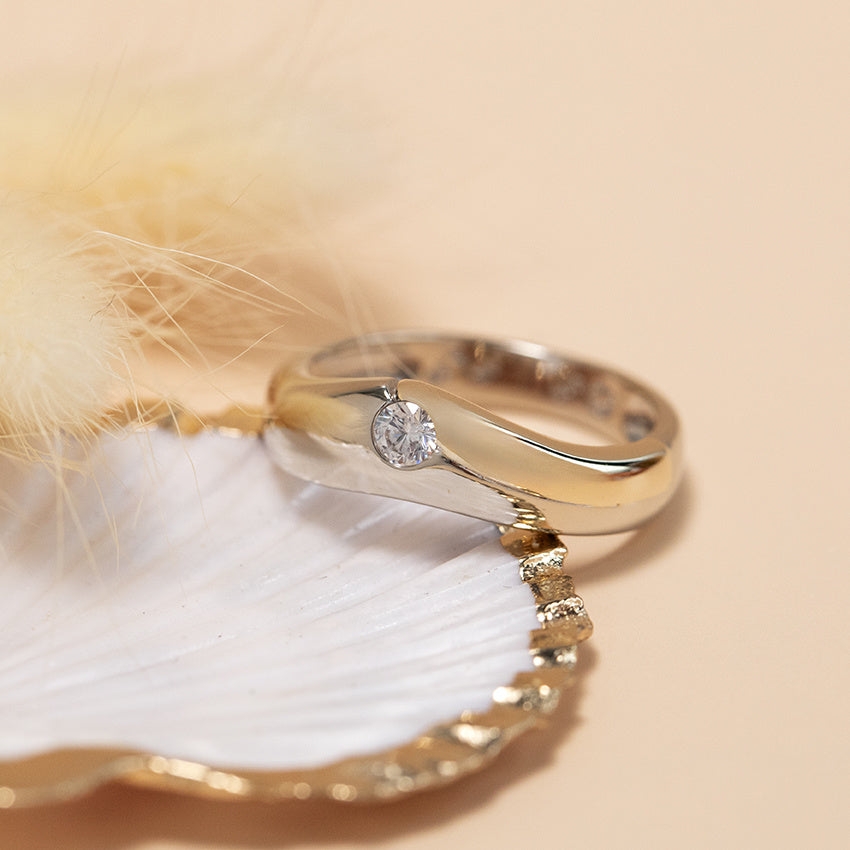 Gold ring with zirconia 14 karat