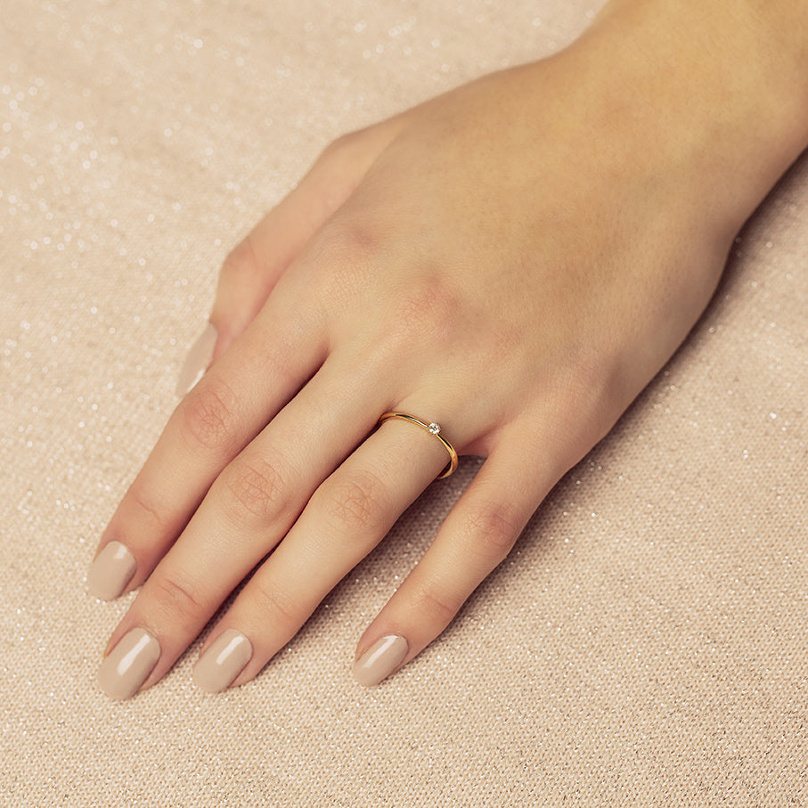 Gold solitaire ring with diamond 14 kt