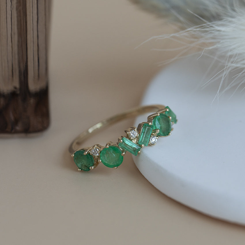 Gold ring with emerald and diamond 14 kt* new