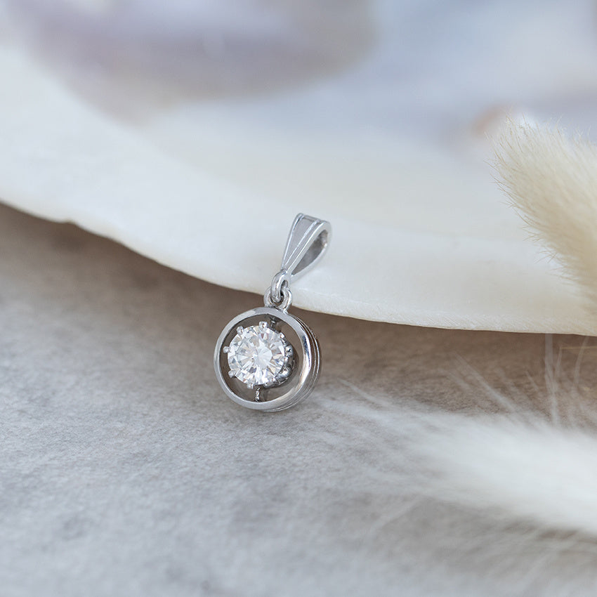 Witgouden hanger met diamant 0.70ct. 14 karaat